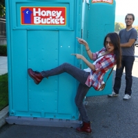 Trying out ze Honey Bucket!