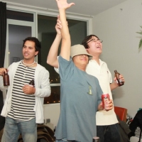 "Sinong pinaka matanda dito?!"